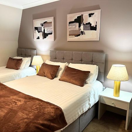 Spacious 2 Bedroom Apartment In Киларни Екстериор снимка