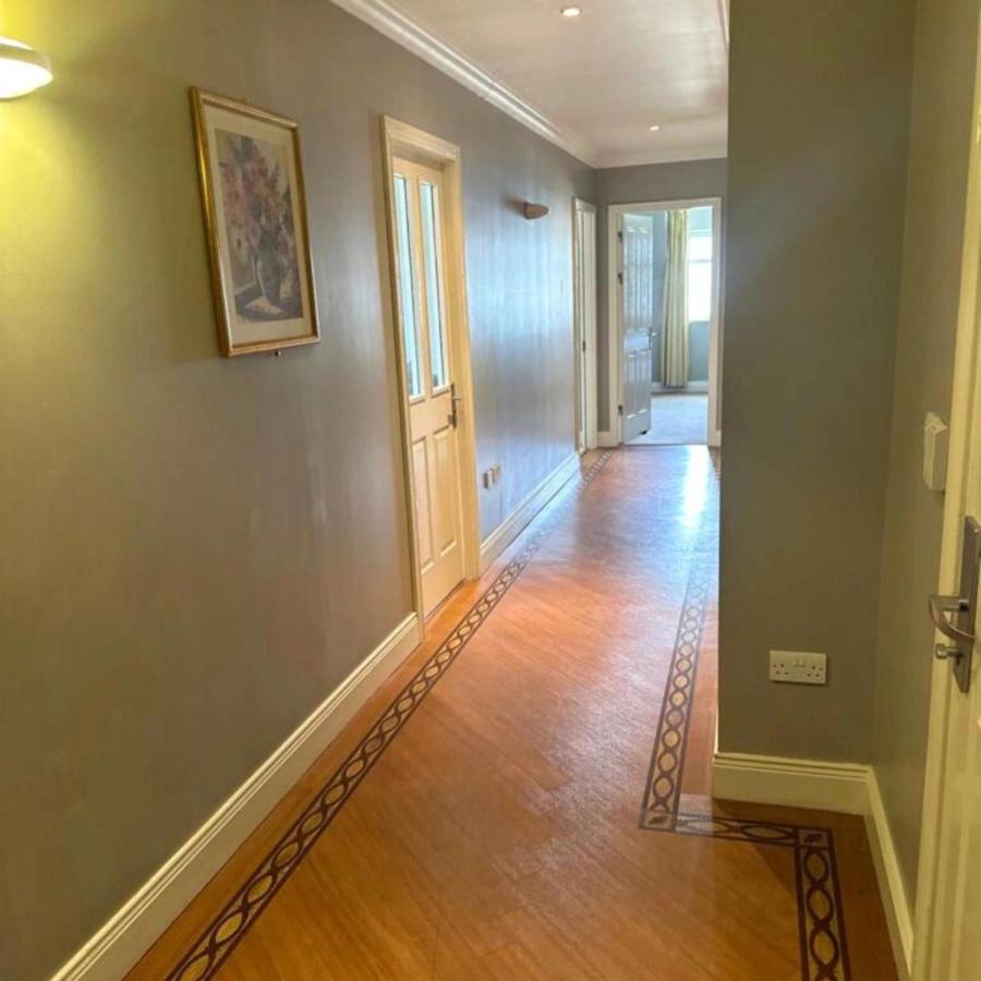 Spacious 2 Bedroom Apartment In Киларни Екстериор снимка